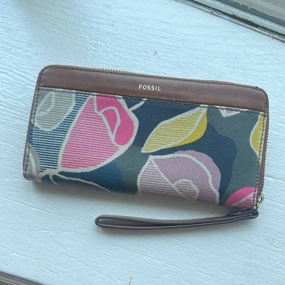 Fossil Pink and Yellow Wallet with Floral Design